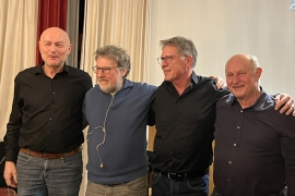 Das Kleinkunst-Ensemble „Die 4 Unverdorbenen“ mit Karl Stumpfi (Rezitation), Jürgen Zach (Bass, Gesang), Klaus Götze (E-Gitarre) und Franz Schöberl (Akkordeon)