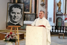 Markus Brunner, Regionaldekan für Amberg-Sulzbach, erinnerte beim Don Bosco Fest im Kloster Ensdorf an das Engagement des heiligen Johannes Bosco für Kinder und Jugendliche.