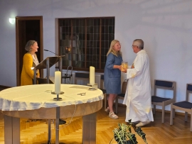 Mitarbeitergottesdienst Geschenkübergabe