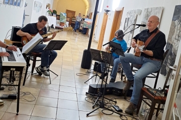 Die Band "Just one more" begleitete das Klimadinner im Kloster Ensdorf musikalisch