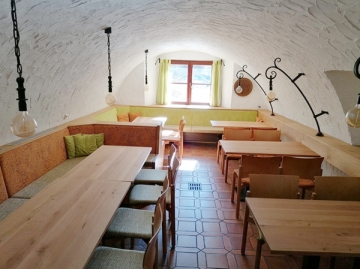 Frisch renovierter Gemeinschaftsraum im Bildungshaus Don Bosco Ensdorf