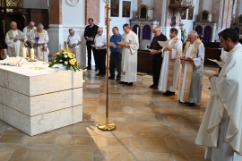 Mitbrüder beim Gottesdienst