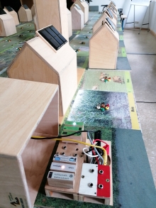 Dank der Steckflächen im Inneren können die Teilnehmenden den Energieverbrauch ihrer Häuser beeinflussen
