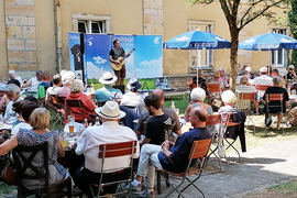 Da Vogelmayer: musikalisches Kabarett im Innenhof des Kloster Ensdorf